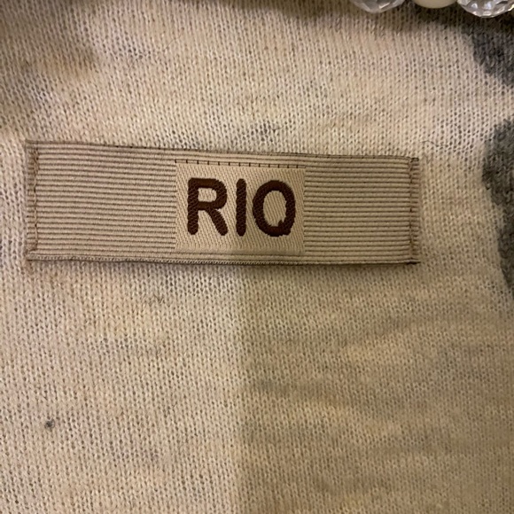 Cosy grey and cream vest - Picture 3 of 4